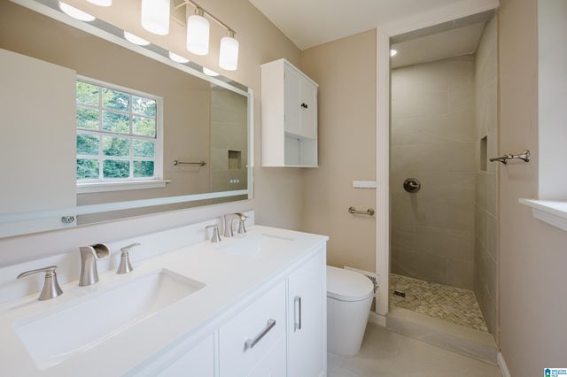 2416 COVE CIRCLE NE, Center Point, AL 35215