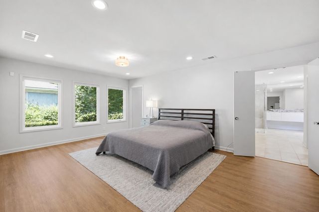 5170 COLE RD, Memphis, TN 38117