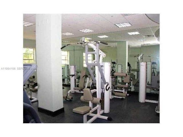 401 69th St 505, Miami Beach, FL 33141