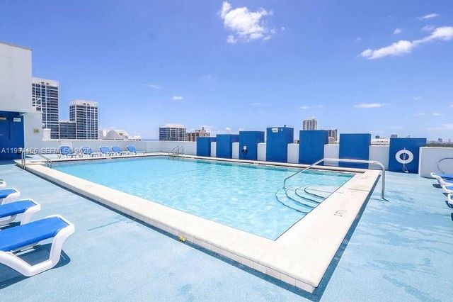 401 69th St 505, Miami Beach, FL 33141