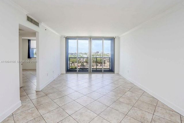 401 69th St 505, Miami Beach, FL 33141