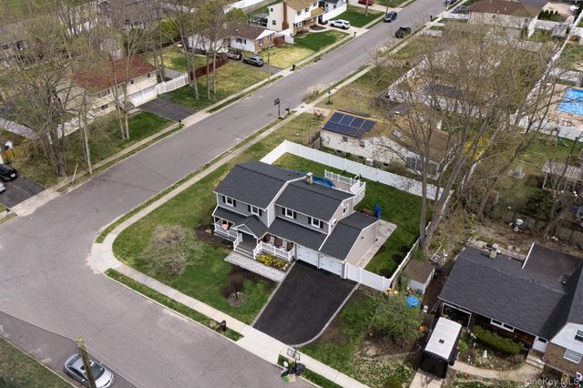 1 Hooper Court, Port Jefferson Station, NY 11776