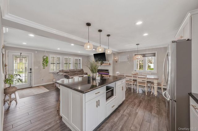 1 Hooper Court, Port Jefferson Station, NY 11776