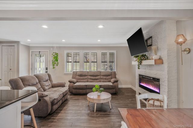 1 Hooper Court, Port Jefferson Station, NY 11776