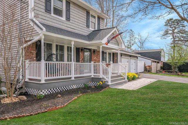 1 Hooper Court, Port Jefferson Station, NY 11776