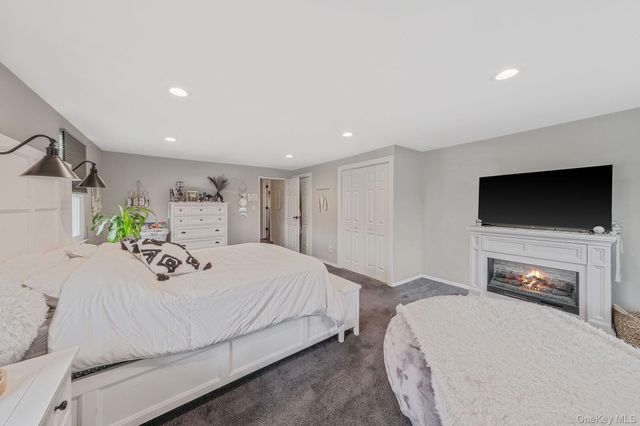 1 Hooper Court, Port Jefferson Station, NY 11776