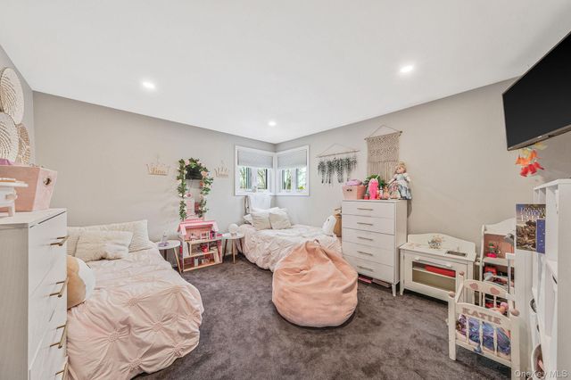 1 Hooper Court, Port Jefferson Station, NY 11776