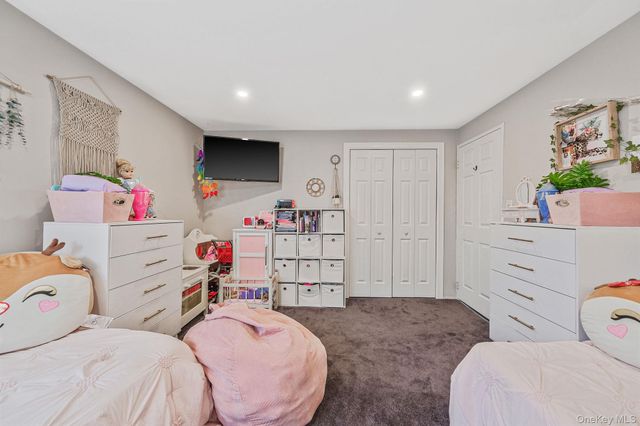 1 Hooper Court, Port Jefferson Station, NY 11776