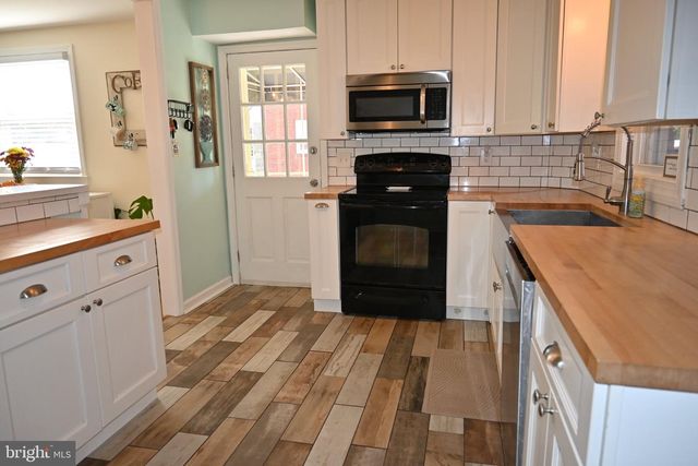 1012 EDGEWOOD DR, Springfield, PA 19064