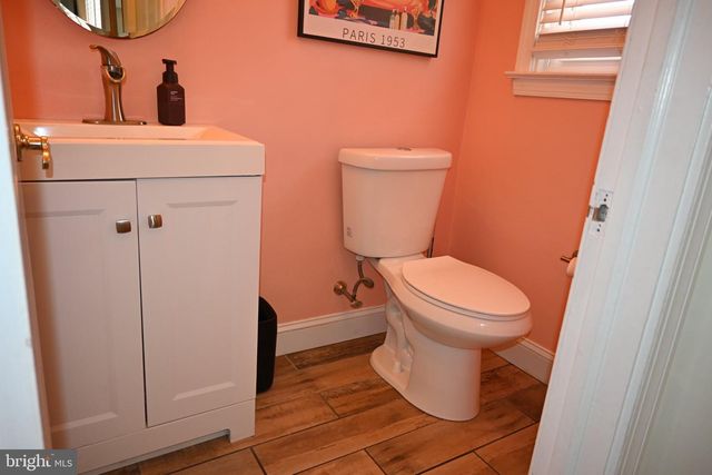 1012 EDGEWOOD DR, Springfield, PA 19064