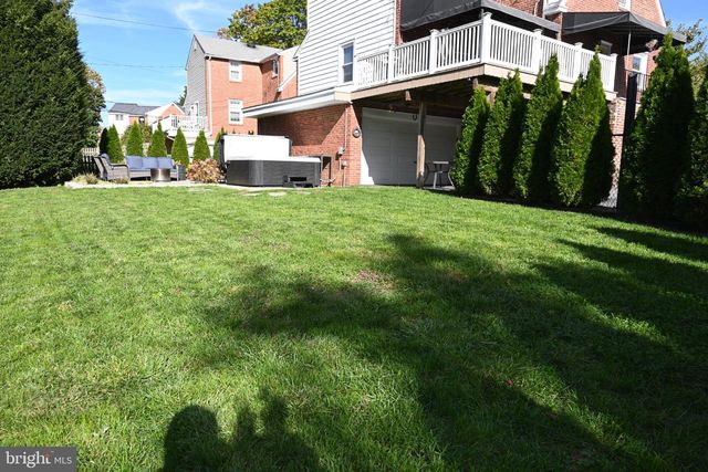1012 EDGEWOOD DR, Springfield, PA 19064