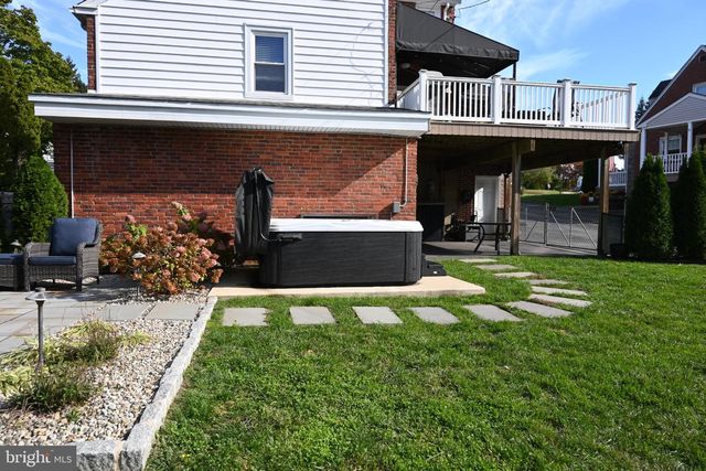 1012 EDGEWOOD DR, Springfield, PA 19064