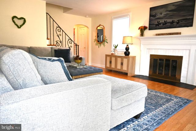 1012 EDGEWOOD DR, Springfield, PA 19064