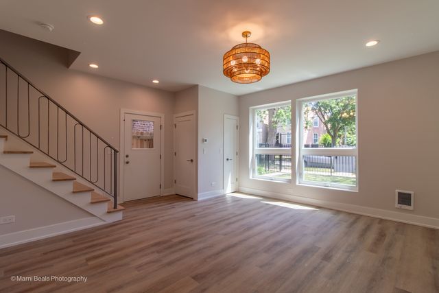 6852 S Langley Avenue, Chicago, IL 60637
