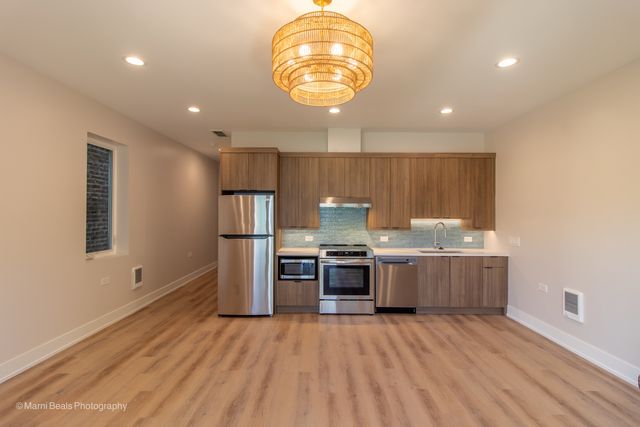 6852 S Langley Avenue, Chicago, IL 60637