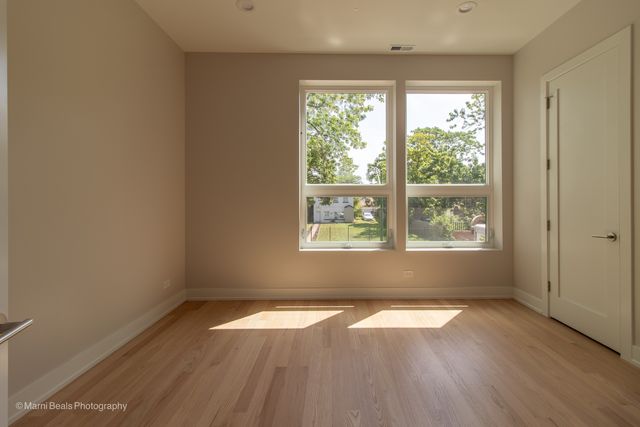 6852 S Langley Avenue, Chicago, IL 60637
