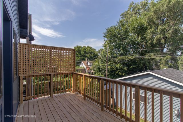 6852 S Langley Avenue, Chicago, IL 60637