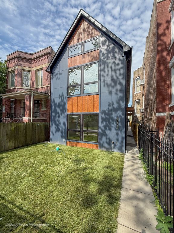 6852 S Langley Avenue, Chicago, IL 60637