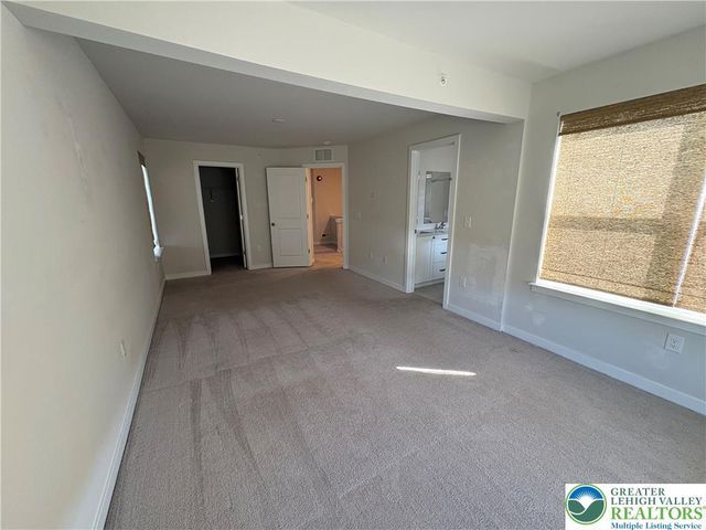 4946 Brookside Court, Upper Saucon Twp, PA 18036