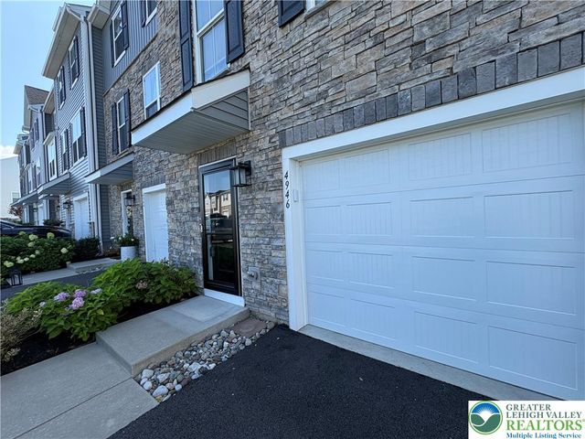 4946 Brookside Court, Upper Saucon Twp, PA 18036