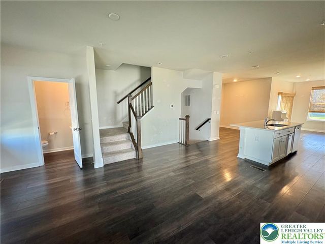 4946 Brookside Court, Upper Saucon Twp, PA 18036