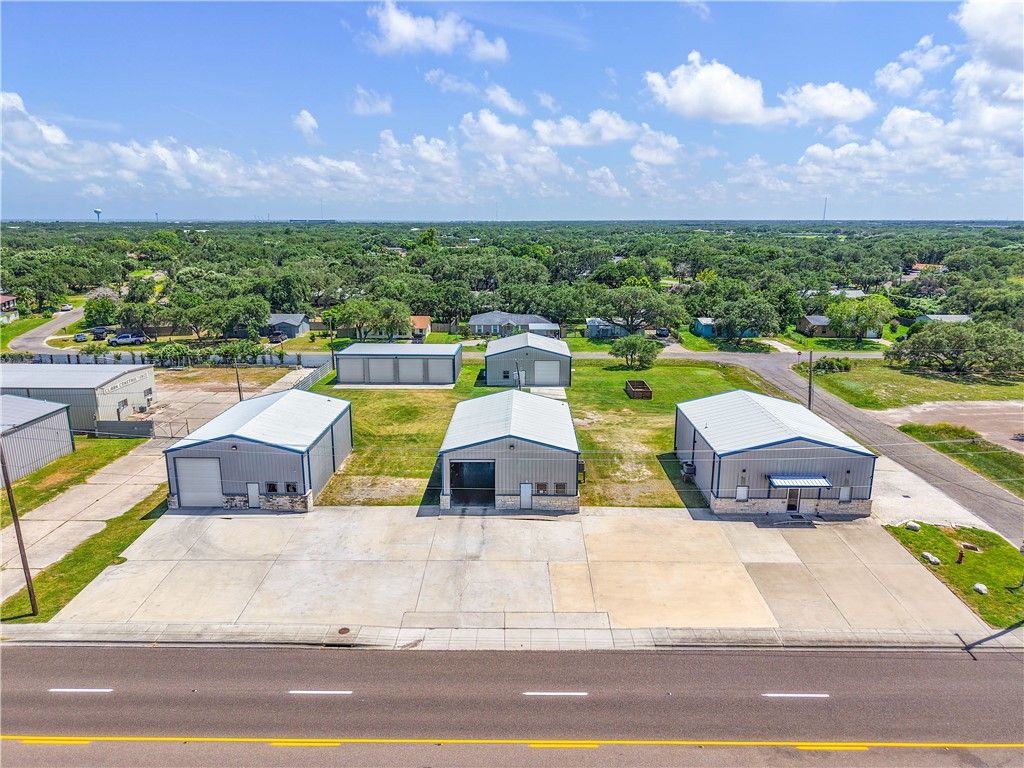 1125 W Market St, Rockport, TX 78382 — photo 3