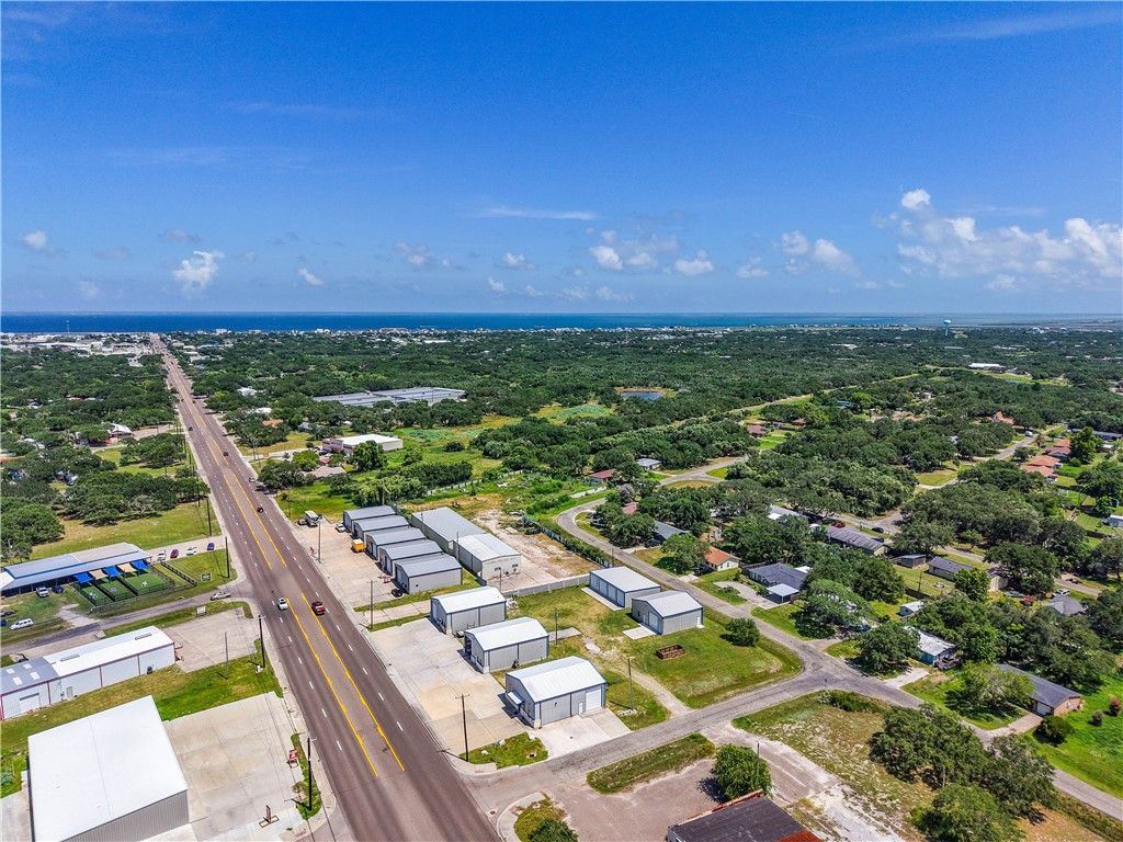 1125 W Market St, Rockport, TX 78382 — photo 5