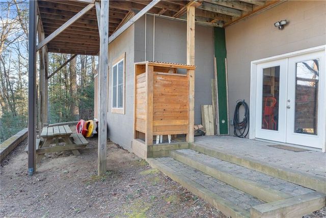 490 Blue Heron Lane, Wilkesboro, NC 28697