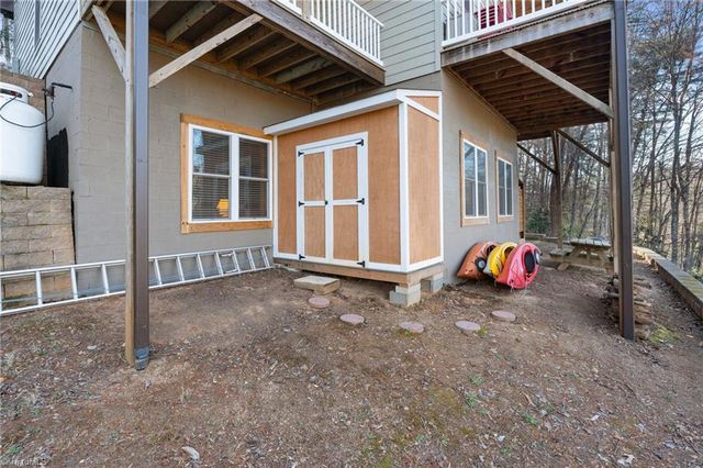 490 Blue Heron Lane, Wilkesboro, NC 28697