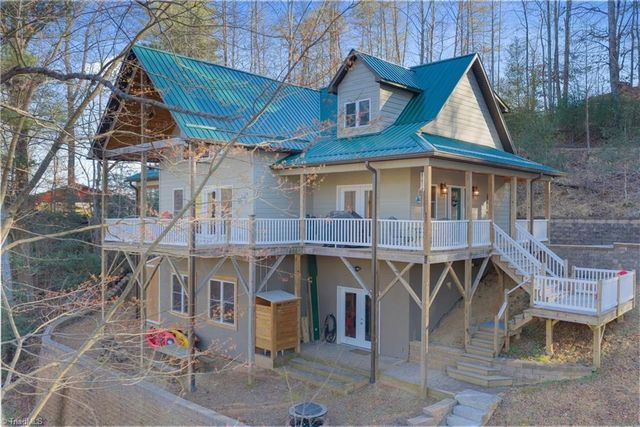 490 Blue Heron Lane, Wilkesboro, NC 28697