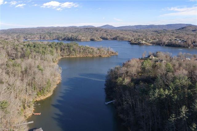 490 Blue Heron Lane, Wilkesboro, NC 28697