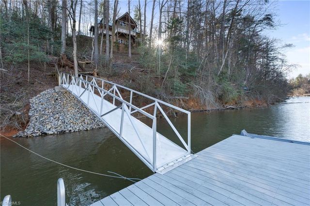 490 Blue Heron Lane, Wilkesboro, NC 28697