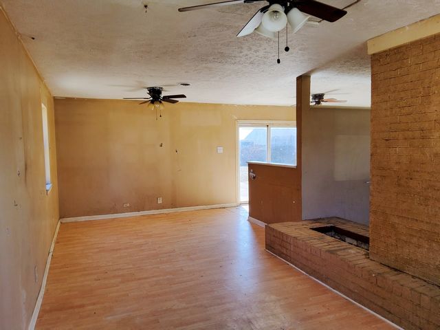 547 Redwood Road, Bolingbrook, IL 60440