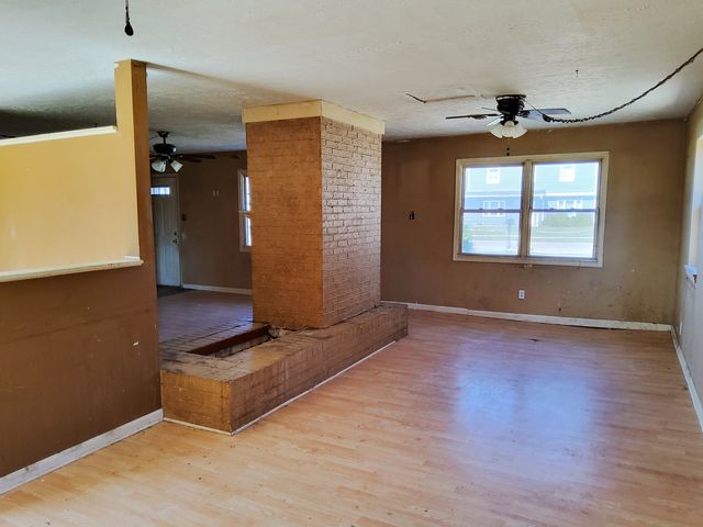 547 Redwood Road, Bolingbrook, IL 60440