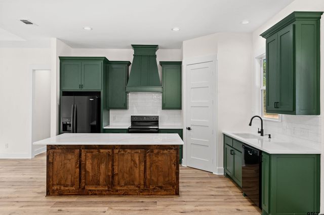 1370 County Road 1660, Alba, TX 75410