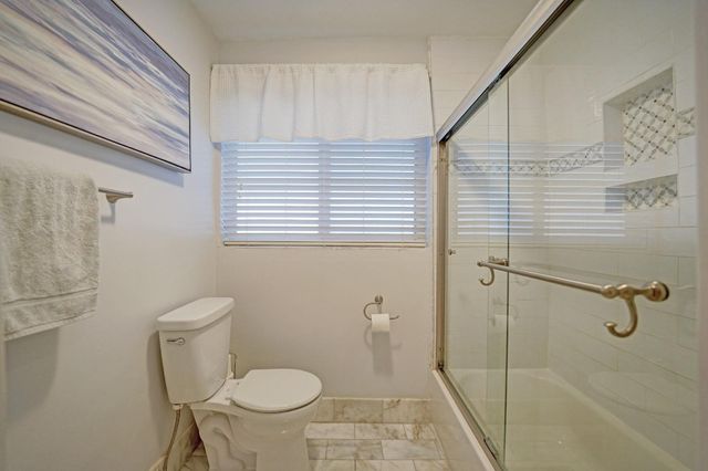 4820 NE 27 Avenue, Fort Lauderdale, FL 33308