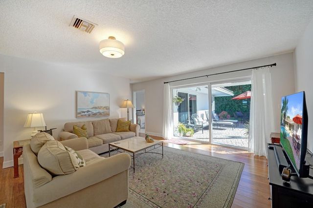 4820 NE 27 Avenue, Fort Lauderdale, FL 33308