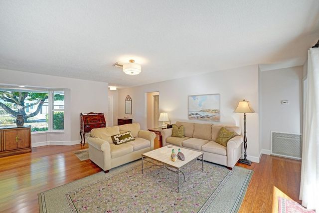 4820 NE 27 Avenue, Fort Lauderdale, FL 33308