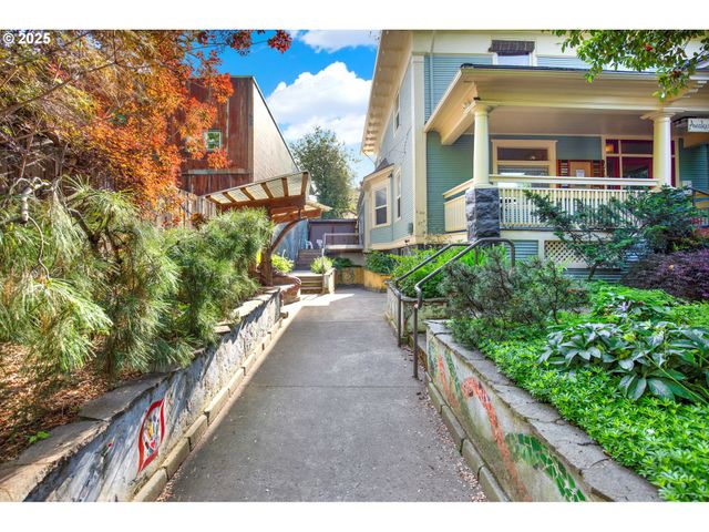 1016 Se 12TH Ave, Portland, OR 97214