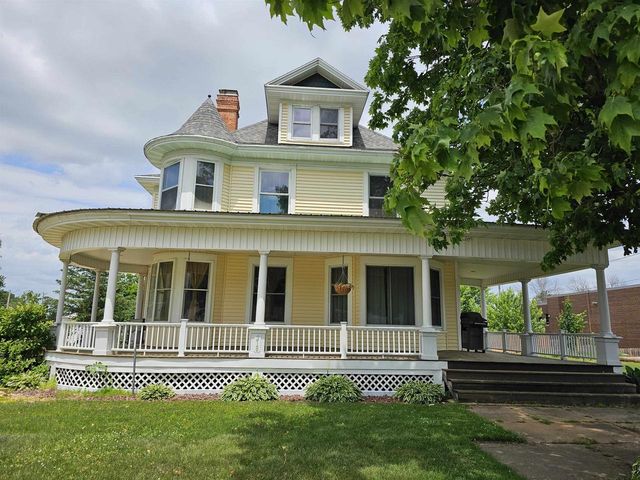 218 E MAIN STREET, Weyauwega, WI 54983