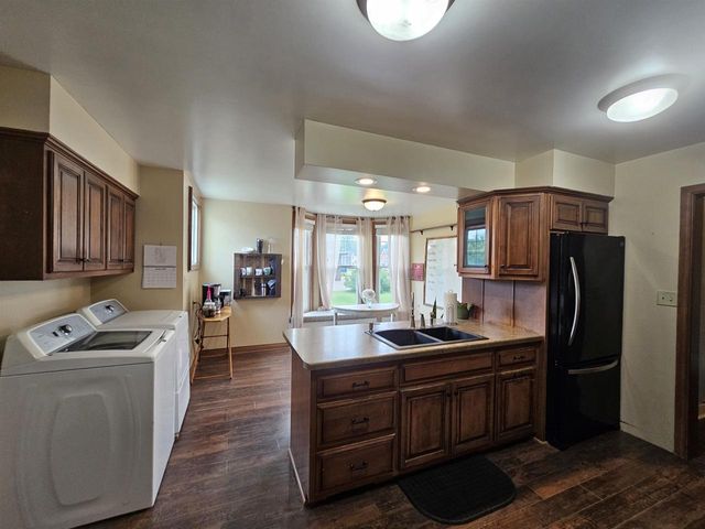 218 E MAIN STREET, Weyauwega, WI 54983