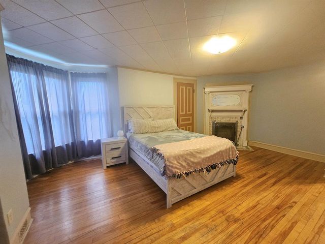 218 E MAIN STREET, Weyauwega, WI 54983