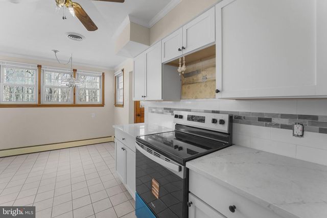 292 E PITTSFIELD ST, Pennsville, NJ 08070