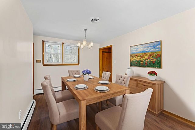 292 E PITTSFIELD ST, Pennsville, NJ 08070