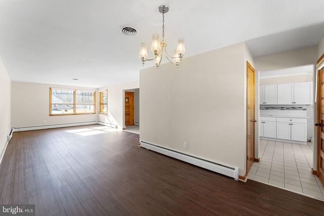 292 E PITTSFIELD ST, Pennsville, NJ 08070