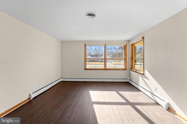 292 E PITTSFIELD ST, Pennsville, NJ 08070