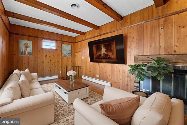 292 E PITTSFIELD ST, Pennsville, NJ 08070