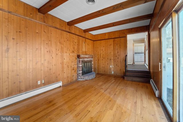 292 E PITTSFIELD ST, Pennsville, NJ 08070