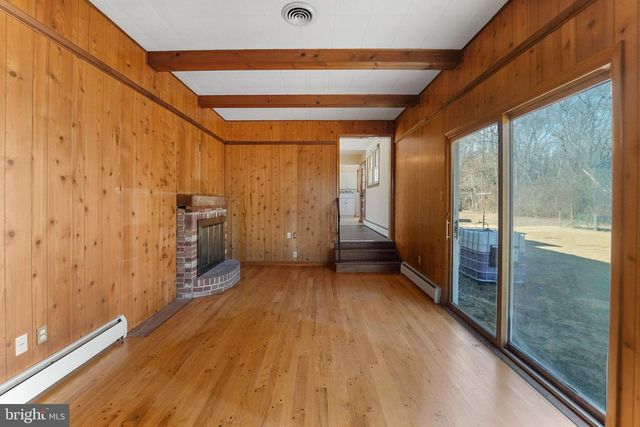 292 E PITTSFIELD ST, Pennsville, NJ 08070