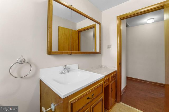 292 E PITTSFIELD ST, Pennsville, NJ 08070